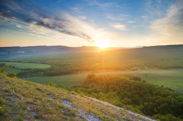 Sunrise in mountains — Stock Photo, Image