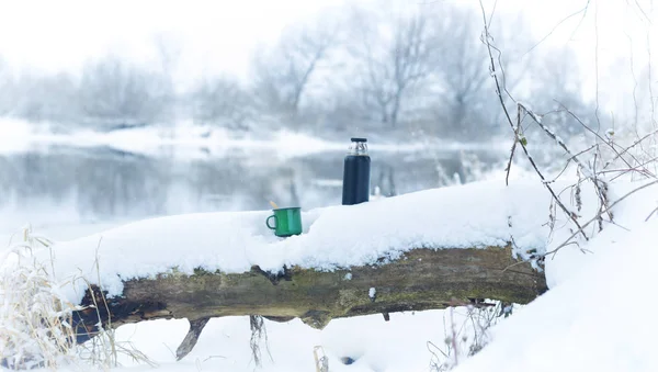 Chá quente no inverno frio . — Fotografia de Stock