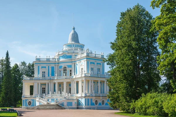 Pavilhão de Tobogã (Katalnaya gorka), Oranienbaum, Rússia — Fotografia de Stock