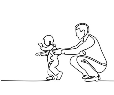 Baba ve oğul bebek yürümeye başlayan