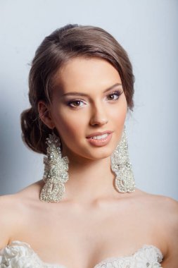 Güzel gelin portresi. Genç sessiz gelin nazik