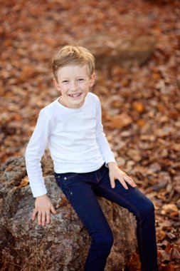 Sonbahar, mutlu çocuk