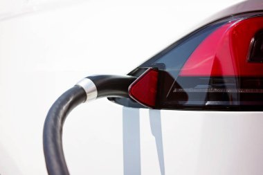 Tesla Model X elektrikli otomobil