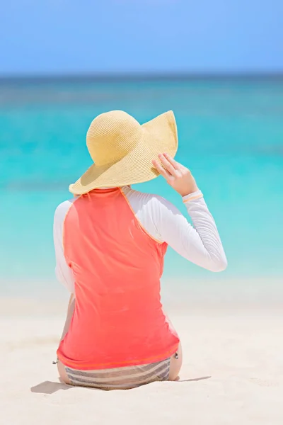 Frau im Urlaub — Stockfoto