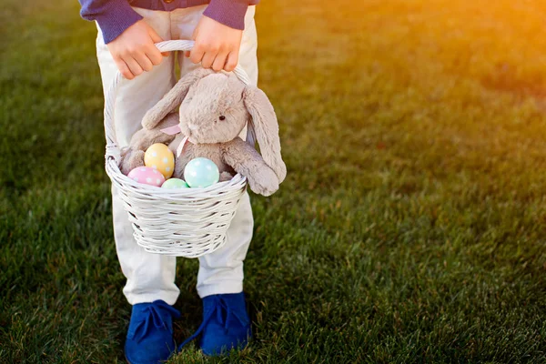 Kid at easter time — Stock Photo, Image