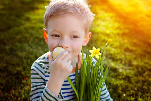 Kid at easter time — Stock Photo, Image