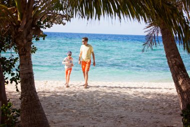 Aile tatil adlı iki