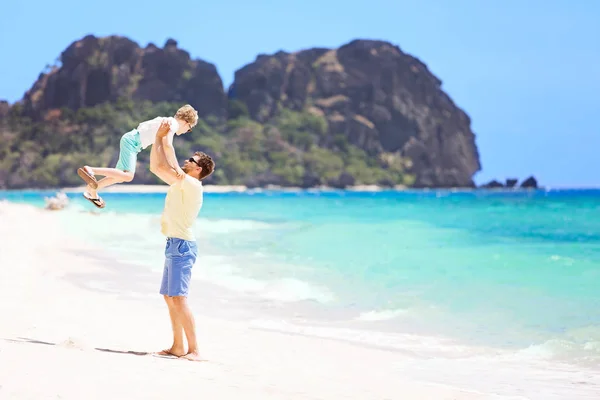 Family of two at vacation — Stock Photo, Image