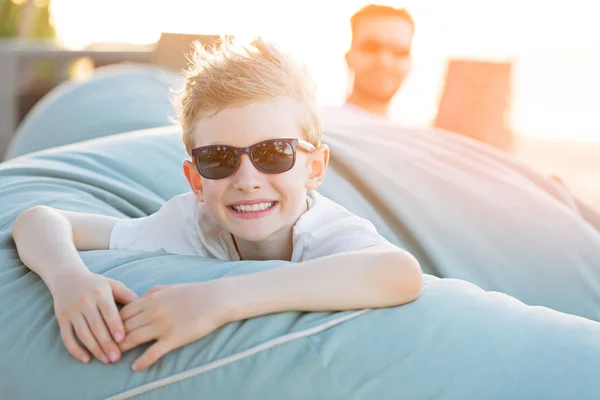 Famiglia di due persone in vacanza — Foto Stock