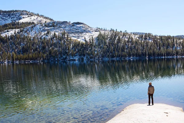 Ο άνθρωπος στο yosemite — Φωτογραφία Αρχείου