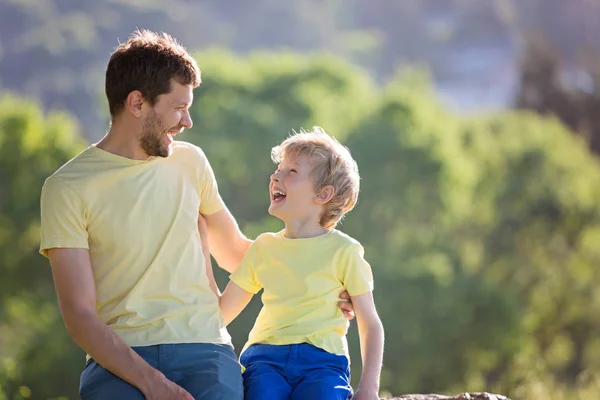 Pai e filho — Fotografia de Stock