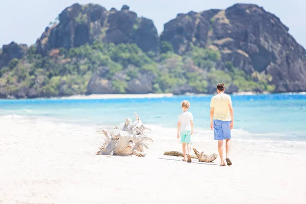 Family on vacation — Stock Photo, Image