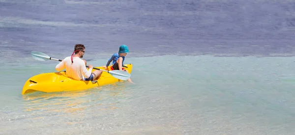 Family on vacation — Stock Photo, Image