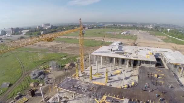 Quadrocopter Vuela Sobre Sitio Construcción — Vídeo de stock