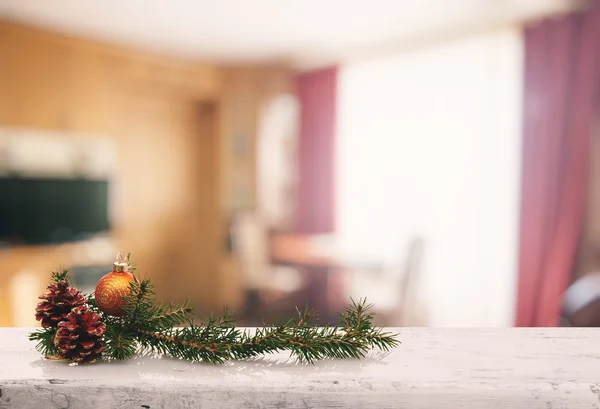 Kerstversiering op tafel — Stockfoto