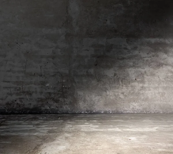 Grungy rum med betongvägg — Stockfoto