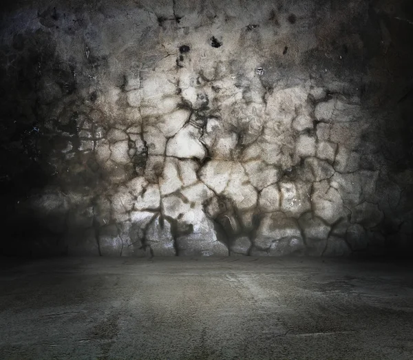 Camera grungy con muro di cemento — Foto Stock