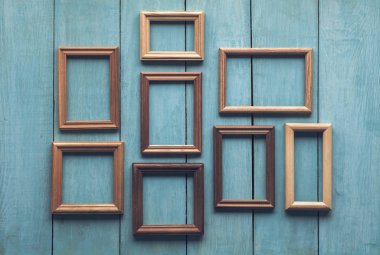 duvarda yaşlı çerçeve