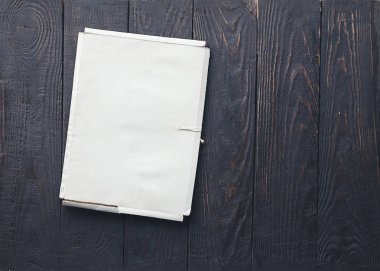 ahşap arka plan üzerinde klasör