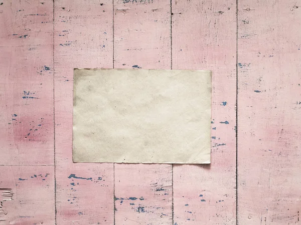 Papel sobre fondo rosa — Foto de Stock