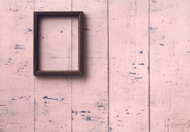 eski pembe duvarda çerçeve