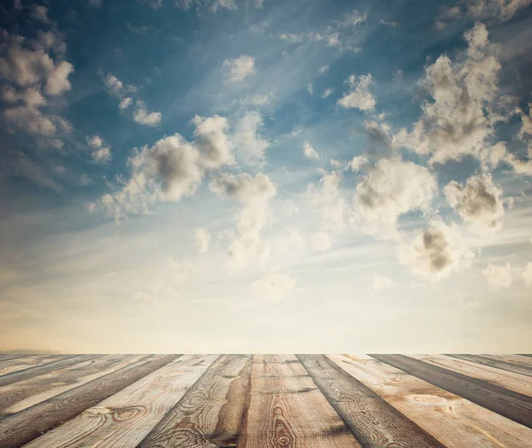 Sky a dřevěné podlahy — Stock fotografie