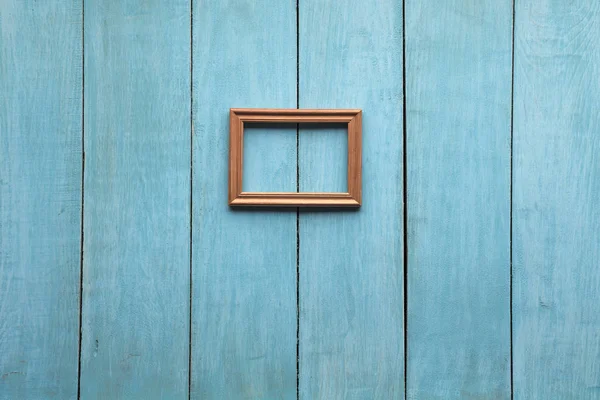 Drewniane ramki na ścianie drewnianej — Zdjęcie stockowe