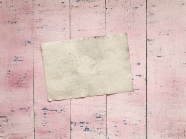 kağıt üzerinde pembe bir arka plan