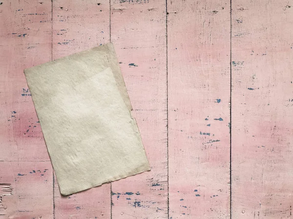 kağıt üzerinde pembe bir arka plan