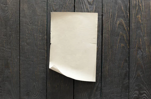Старая Бумага Темном Фоне Деревянной Стены — стоковое фото