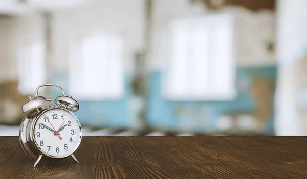 Orologio Tavolo Legno Camera Con Grandi Finestre — Foto Stock