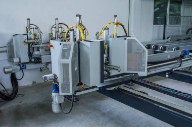 Plastik pencere üretimi için makineler