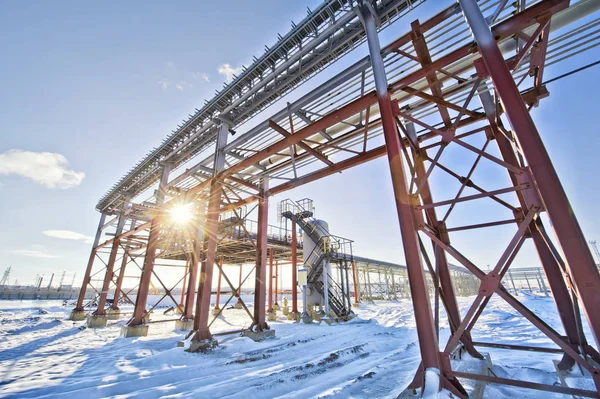 Raffinaderij uitzicht op de blauwe hemel — Stockfoto