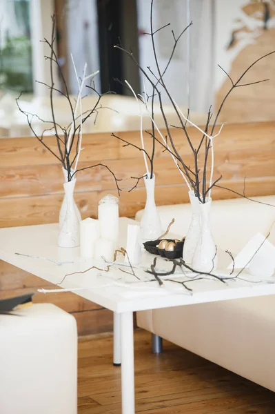 Hermosas decoraciones en la mesa — Foto de Stock