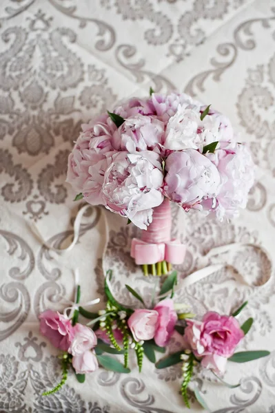 結婚式のための装飾寝室の花嫁 — ストック写真