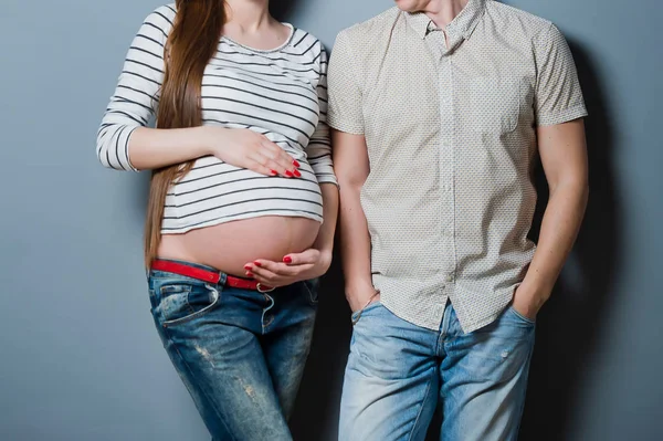 Pregnant woman's belly — Stock Photo, Image