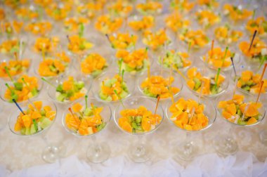 meyve büfesi masada