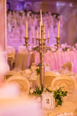 güzel çiçek vazolar ve süslemeleri düğün