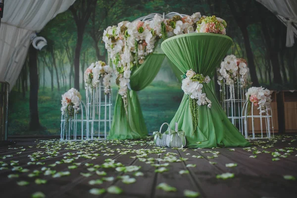 Mesas de casamento e belas paisagens — Fotografia de Stock