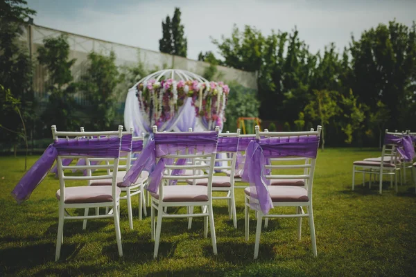 Bruiloft tabellen en prachtige omgeving — Stockfoto