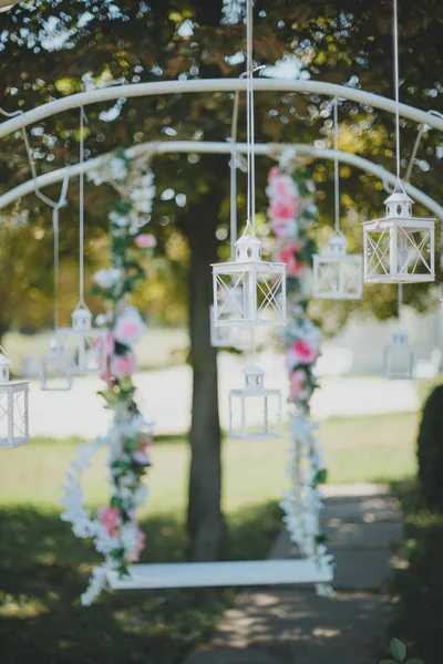 Весільні столи і красиві пейзажі — стокове фото