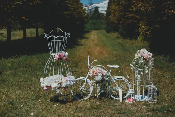 Mesas de casamento e belas paisagens — Fotografia de Stock