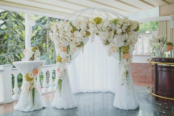 Mesas de boda y hermosos paisajes —  Fotos de Stock