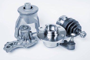 Araba için beyaz arka plan üzerinde taşıyan