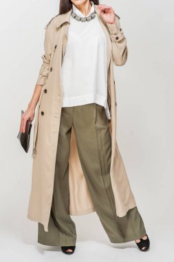 Pahalı kumaşlar modeli modern giyimleri