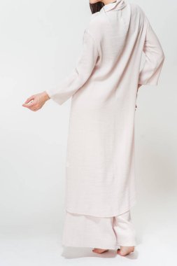 Pahalı kumaşlar modeli modern giyimleri