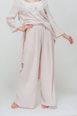 Pahalı kumaşlar modeli modern giyimleri