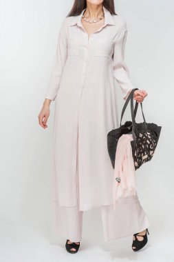 Pahalı kumaşlar modeli modern giyimleri