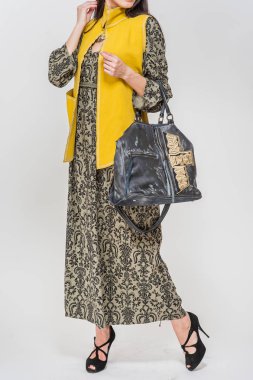 Pahalı kumaşlar modeli modern giyimleri