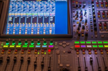 DJ donanımları için